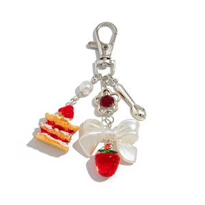 Porte-clés gâteau à la fraise avec nœud perlé et pendentif ours pour sac à main
