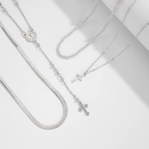 Détails du lot de 4 colliers argentés avec pendentifs croix et Vierge Marie