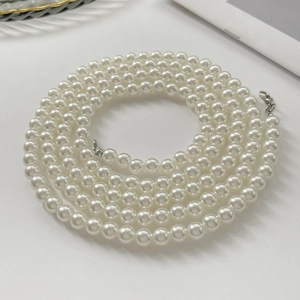 Chaîne de pantalon tendance en perles d'imitation avec fermoirs mousquetons argentés