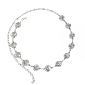 Chaîne de taille bohème argentée avec breloques coquillages et perles turquoise