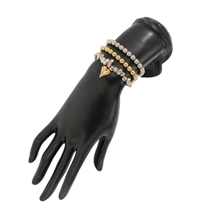 Set di tre bracciali di perline dorate e argentate con ciondolo a cuore elegante