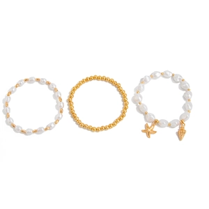 Ensemble de trois bracelets bohèmes avec perles d'imitation et breloques étoile de mer