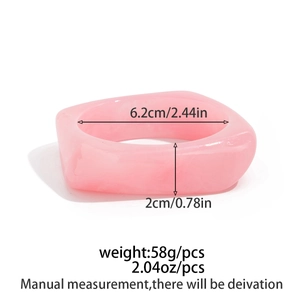Detailed size specifications for pink marble resin bracelet with interior diameter measurements