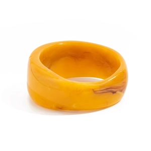 Bracciale largo geometrico in resina gialla con trama marmorizzata marrone chic