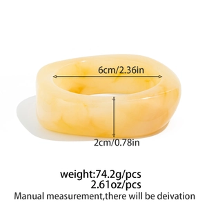 Detailed dimensions of the amber resin square bangle with 6cm inner diameter and weight