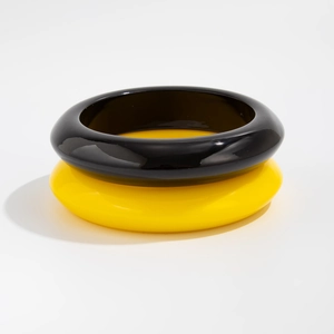 Minimalistische hars ronde armband set in glanzend zwart en levendig geel