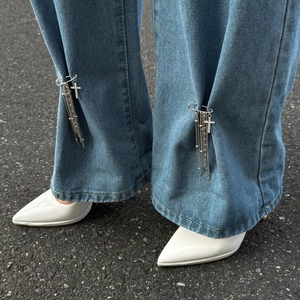 Catena per pantaloni con ciondolo a croce di strass e nappe per jeans da donna