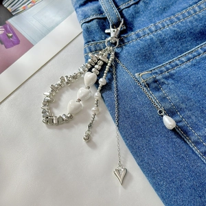 Ins style multilayer waist chain with ceramic hearts and faux pearls on denim jeans