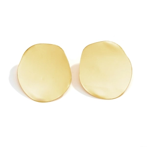 Minimalistische mattgoldene unregelmäßige Blumenohrringe mit abstrakter Petalenform