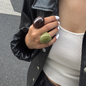 Maillard style resin chunky rings in amber and green finish for minimalist women
