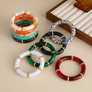 Modische elastische Harz-Armbänder mit Leopardenmuster, Marmor-Optik und goldenen Akzenten
