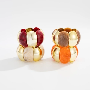 Retro amber resin and gold metal chunky stretch bracelet with marble texture