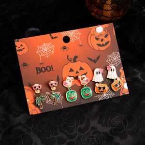 Halloween Ohrring Set mit Totenkopf, Geist und Kürbis Steckern auf Motivkarte
