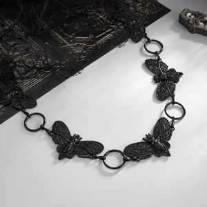 Détail d'une chaîne de taille gothique papillon et crâne sur dentelle noire