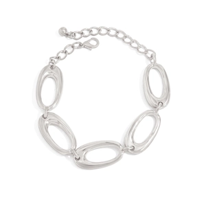 Detailansicht der silbernen Kette mit ovalen Gliedern, Karabiner und Verlängerung