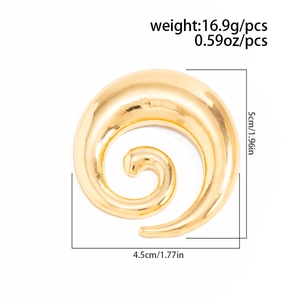 Dettaglio della spilla a cigno dorata 5cm x 4,5cm con etichette di dimensioni e peso