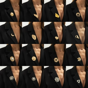 Spilla Vintage in Metallo Liquido a Forma di Cigno Cuore Fiore per Donna Oro Argento Lega Strass Perla Corpetto Gioielli di Moda