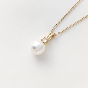 Pendentif perle oreilles de lapin plaqué or 14K avec zircon sur chaîne fine maille O