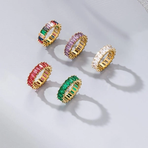 Anelli eternity di lusso placcati in oro con gemme colorate dal taglio baguette