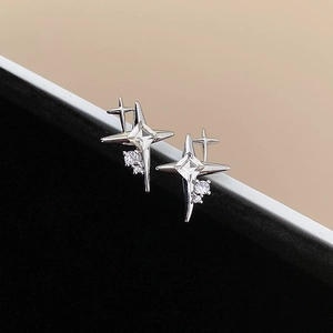925 silver star earrings with square zirconia and overlapping minimalist design