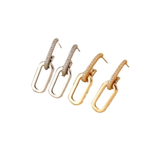 Minimalistische geometrische Kettenglieder-Ohrringe mit Zirkonia-Mikropflaster in Gold und Silber
