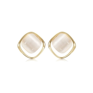 Elegantes pendientes cuadrados dorados con incrustaciones de piedra de opalo sintético