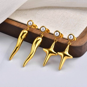 Pendientes Colgantes de Acero Inoxidable Chapado en Oro de 18K con Perla Artificial de Imitación Cuerno Estrella para Mujer