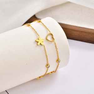 Collier plaqué or 18 carats avec pendentifs cœur et fleur et zircons étincelants