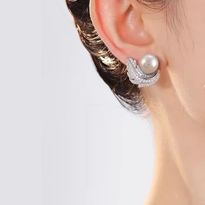 Elegant 925 silver feather pearl earrings with sparkling zircon for a luxury French look