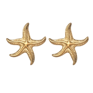 Goldene Seestern-Ohrringe mit unregelmäßiger Textur und Vintage-Blatt-Stil Design