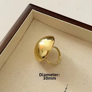 Polierter goldener Halbreis-Ring mit 30 mm Durchmesser und verstellbarem Design