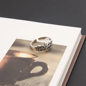Retro hexagram adjustable ring in vintage silver finish with gothic embossed star details