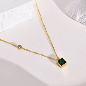 Minimalistische Roestvrijstalen Vierkante Groene Strass Hanger Halsketting Voor Dames Vergulde Geometrische Elegante Sieraden