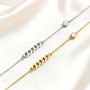 Minimalist stainless steel chain necklace with round zircon in gold and silver finish