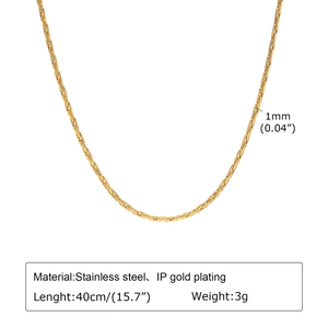 Détail du collier en acier doré 1 mm montrant la longueur de 40 cm et le poids de 3 g