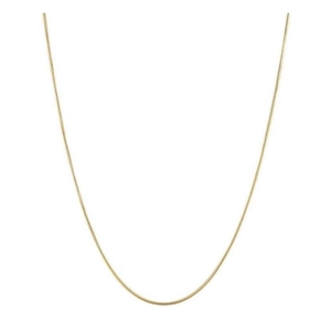Détail d'une chaîne serpent dorée minimaliste de 1mm 2mm avec une finition métallique lisse