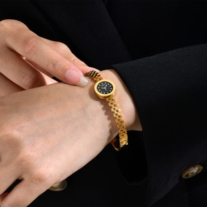 Vintage Stainless Steel Bangle Watch For Women Roman Numerals LOVE Dial Retro Gold Electroplated Fashion Jewelry Wrist Watch