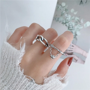 Set de anillos de plata con grabado Happy y colgante de cara sonriente