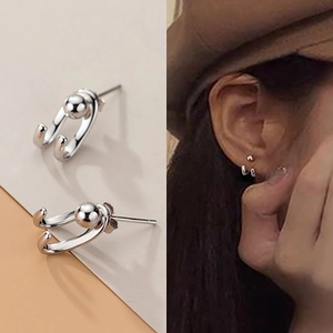 Minimalistische S925 Silber Doppel-Linien Hakenstecker mit polierter Perle für Damen