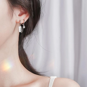 Minimalistische S925 zilveren dubbele piercing oorbellen met ketting en zirkoon
