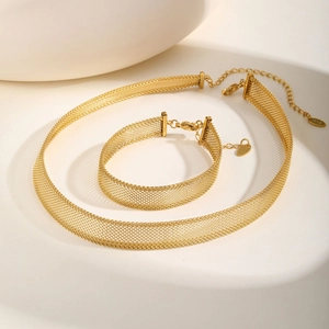 Set aus goldener Edelstahl-Netzkette und Armband mit 18K Herzanhänger-Charm