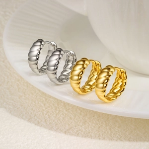 Boucles d'Oreilles Créoles Torsadées Croissant Français pour Femmes Laiton Plqué Or et Or Blanc Simples Boucles en U Bijoux