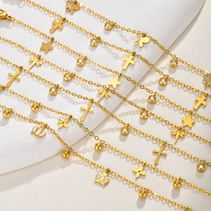 Goldenes Edelstahl-Fußkettchen-Set mit Schmetterlings- und Kleeblatt-Anhängern für den Strand