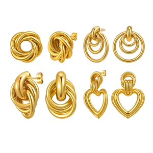 Minimalistisches 18K Gold Ohrring-Set mit hohlem Herz und gedrehtem Knoten Design