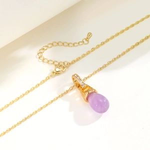 Elegante 14K vergoldete Halskette mit lila Amethyst-Wassertropfen-Anhänger und Zirkonia