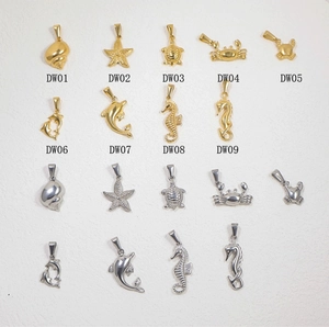 Collectie zeedierhangers verguld met 24k goud in goudkleurige en zilverkleurige afwerking