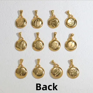 Vue détaillée de 12 pendentifs zodiaque en acier inoxydable doré, côté arrière