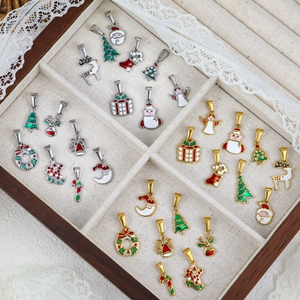 Pendentifs de Noël en acier inoxydable avec Père Noël et bonhomme de neige en boîte