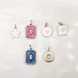 Ensemble de pendentifs minimalistes en acier inoxydable plaqué 24k et nacre