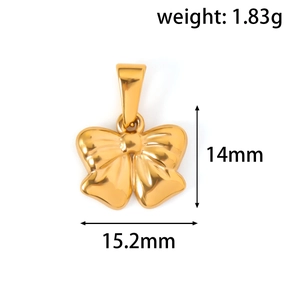 Détail du pendentif nœud en or 24k affichant 14mm de hauteur et 1.83g de poids
